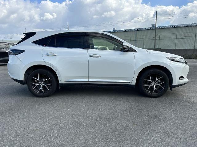 
								Toyota Harrier full									
