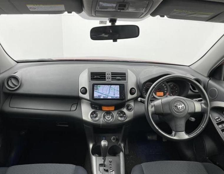 
								Toyota RAV4 full									